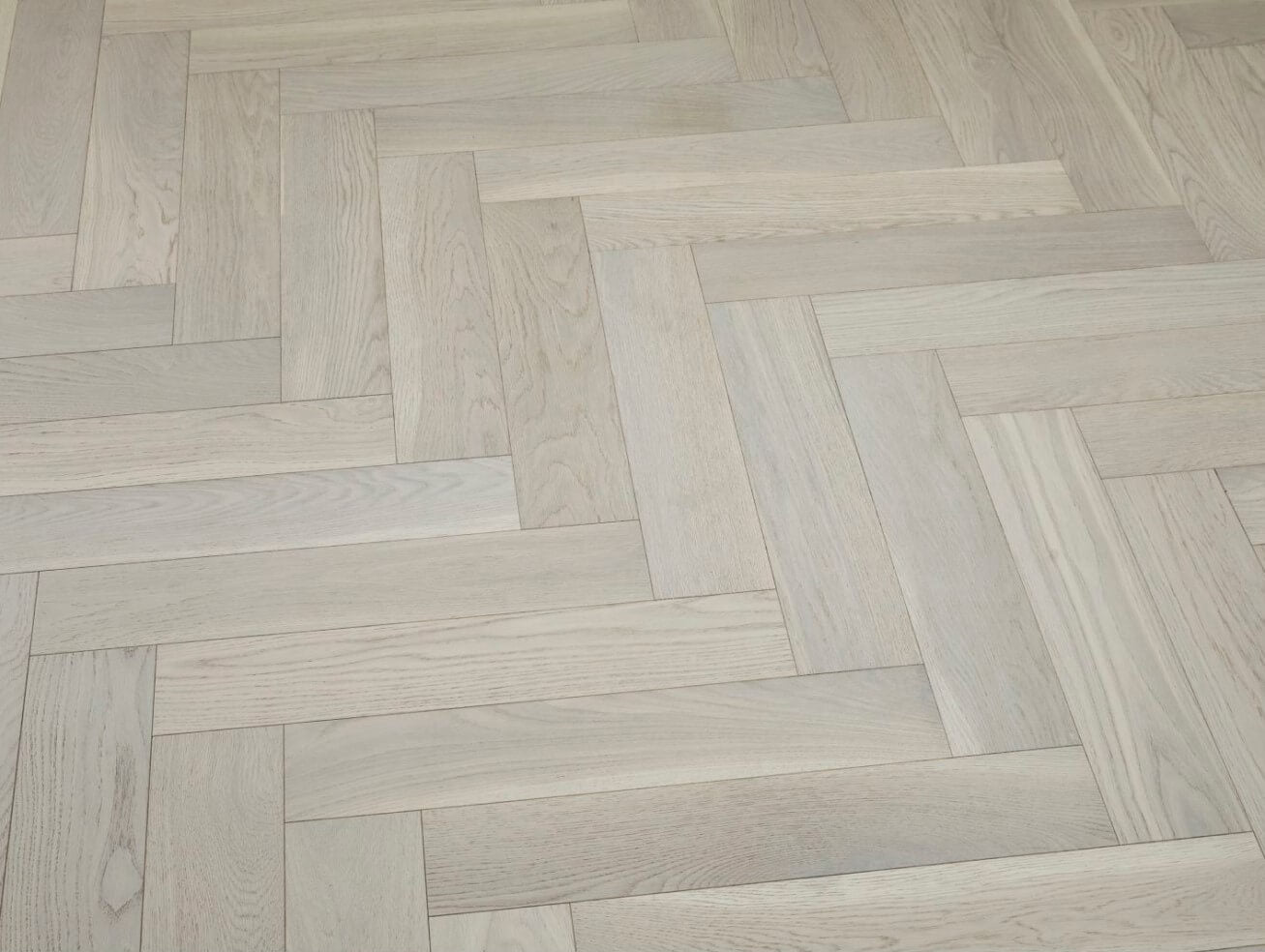 Vidar American White Oak 5" Herringbone Collection